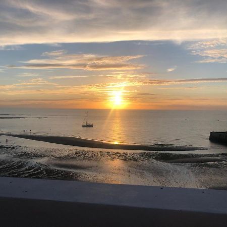 Balcony View Sunsets On Margate Seafront Exterior photo